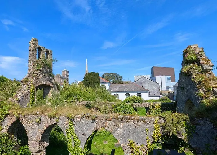The Classroom, Patricks Square, Town